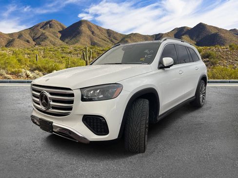 Used 2024 Mercedes-Benz GLS 450 4MATIC image 13
