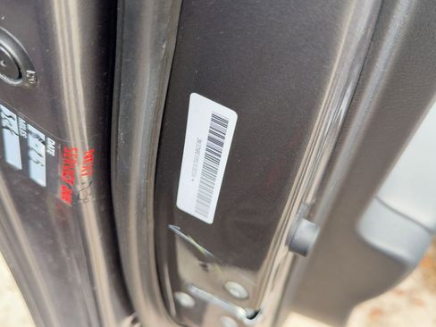 Used 2025 Nissan Versa SV image 10