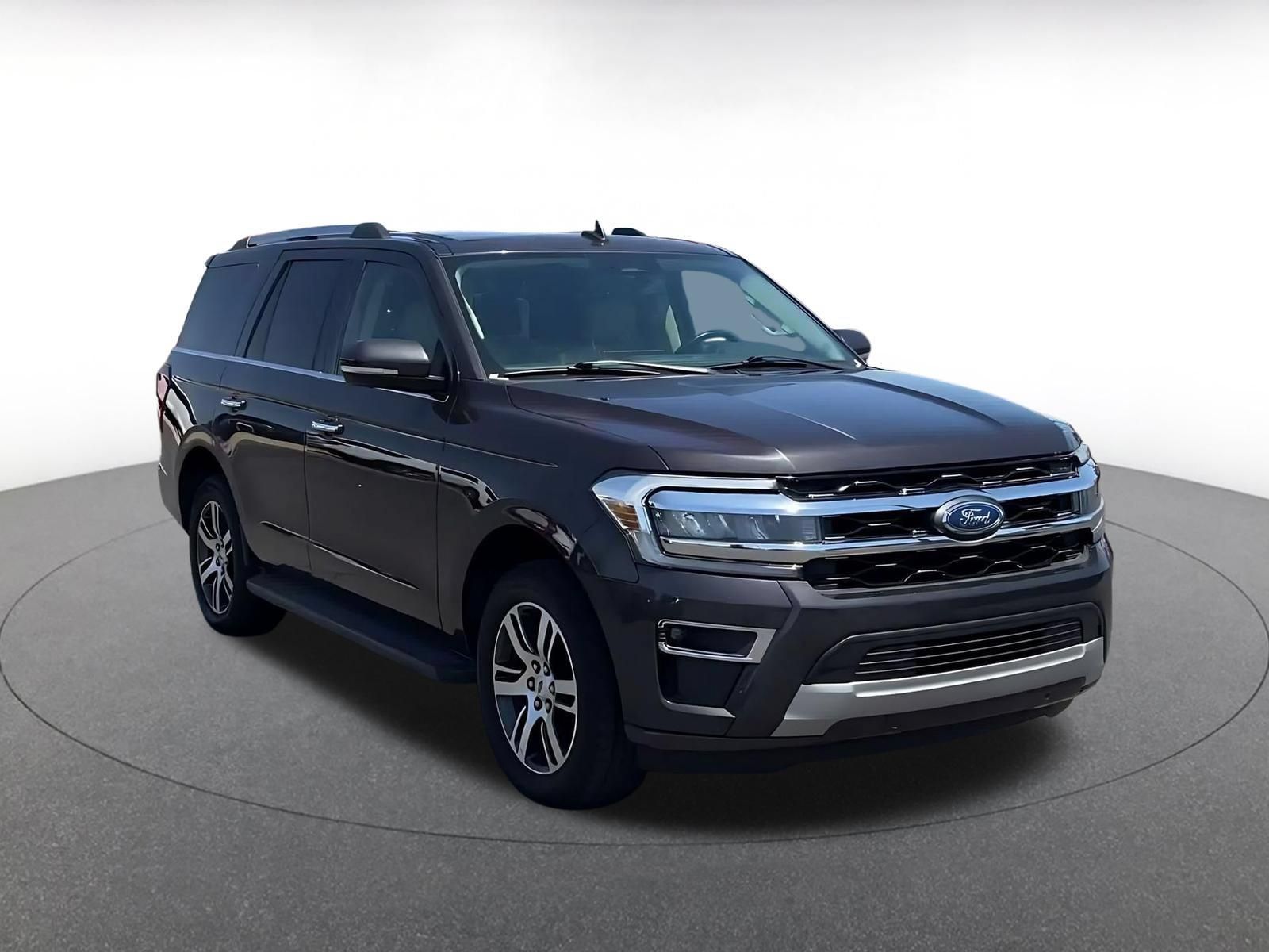 Used 2024 Ford Expedition Limited RWD image 3