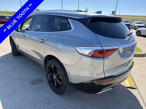 Used 2023 Buick Enclave Essence w/ Sport Touring Edition image 8