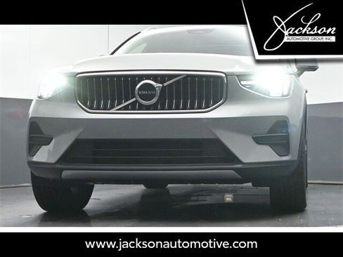 Certified 2025 Volvo XC40 B5 Core w/ Protection Package Premier image 35
