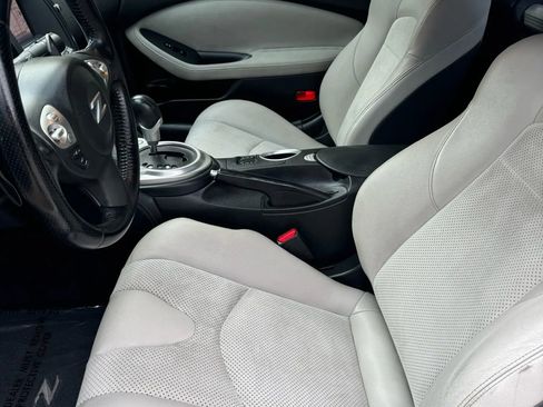 Used 2014 Nissan 370Z Touring w/ Sport Package image 10