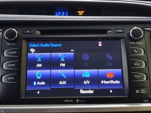 Used 2015 Toyota Highlander XLE image 24