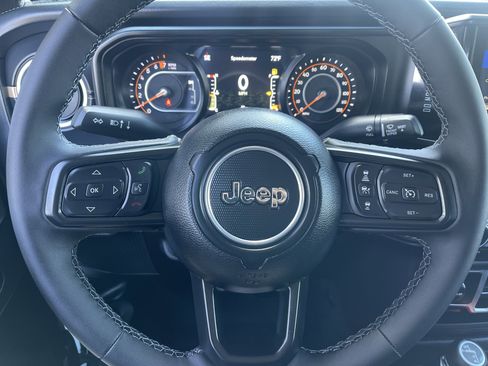 New 2025 Jeep Gladiator Sport image 34