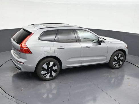 New 2025 Volvo XC60 T8 Plus w/ Protection Package Premier AWD/4WD image 18