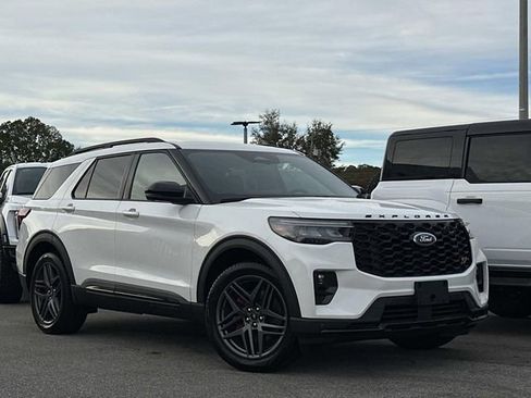 New 2026 Ford Explorer ST w/ Sun And Sound Package image 7