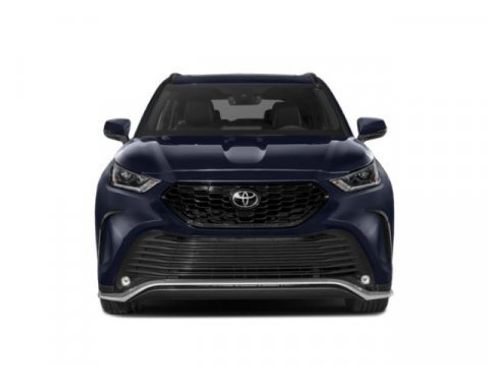 Used 2022 Toyota Highlander XLE FWD image 4