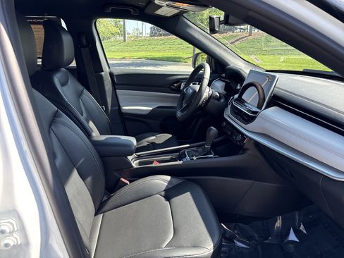 Used 2025 Jeep Compass Limited image 26