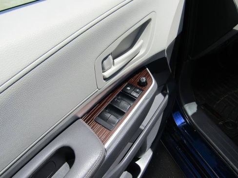 Used 2022 Toyota Sienna LE AWD/4WD image 21