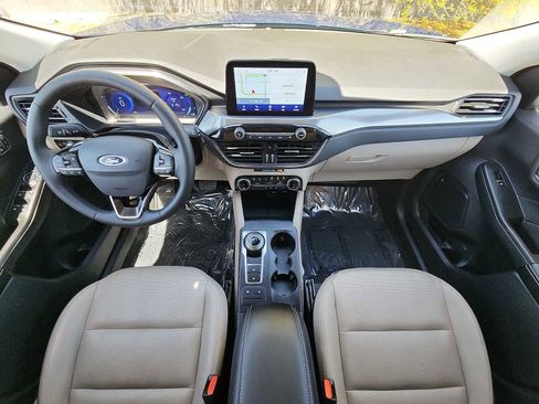 Used 2022 Ford Escape Titanium image 14