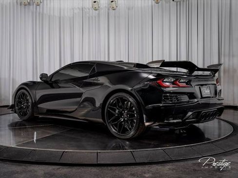 Used 2025 Chevrolet Corvette Z06 w/ Z07 Performance Package RWD image 13