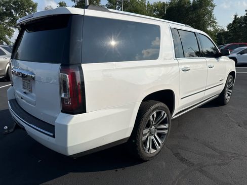 Used 2020 GMC Yukon XL Denali w/ Denali Premium Package AWD/4WD image 4