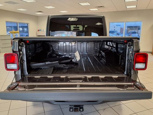 Used 2023 Jeep Gladiator Rubicon w/ Trailer Tow Package image 17