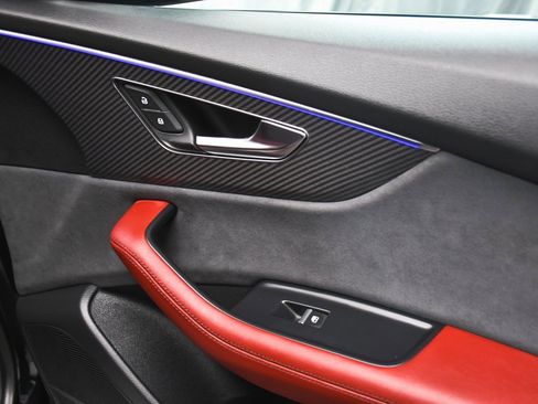 Used 2024 Audi SQ8 Prestige w/ Prestige Package image 26