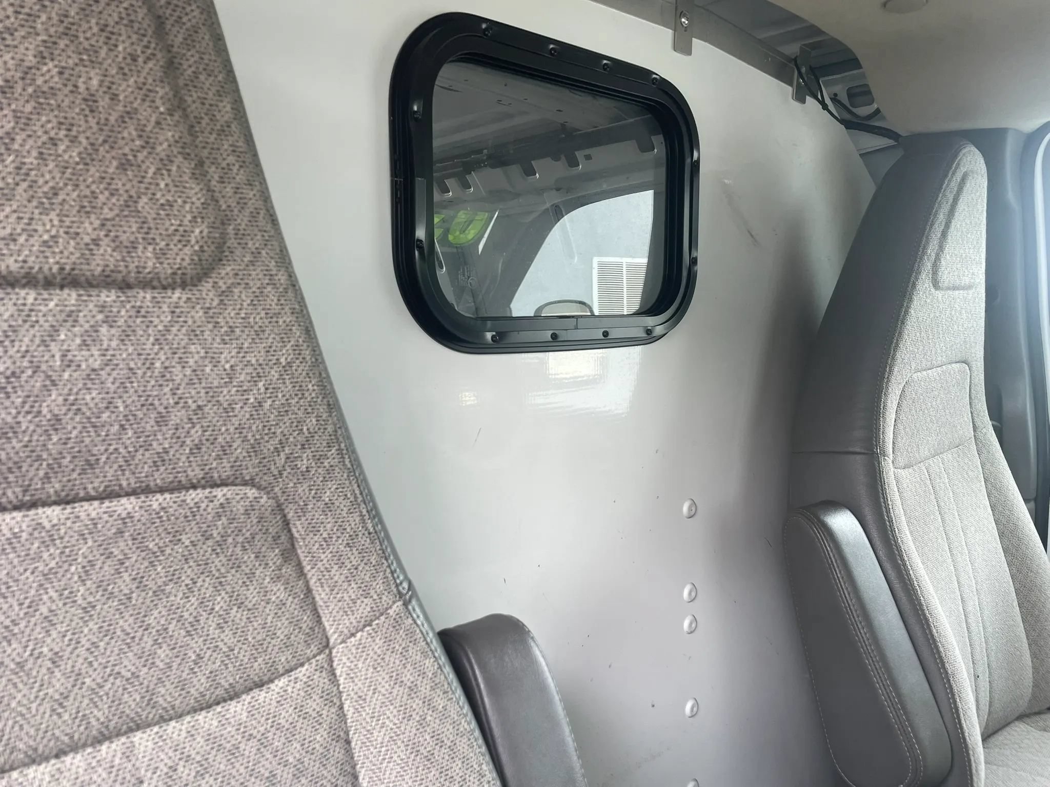 Used 2020 Chevrolet Express 2500 RWD image 14