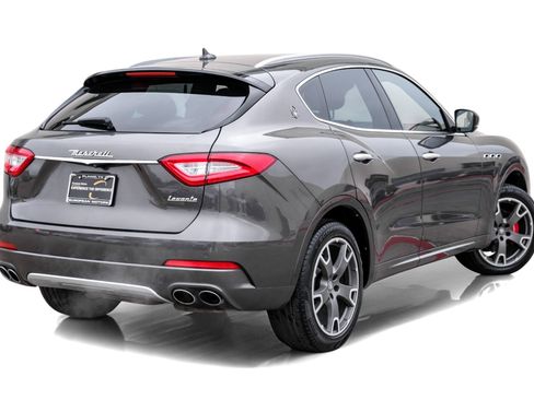 Used 2017 Maserati Levante w/ Luxury Package image 8
