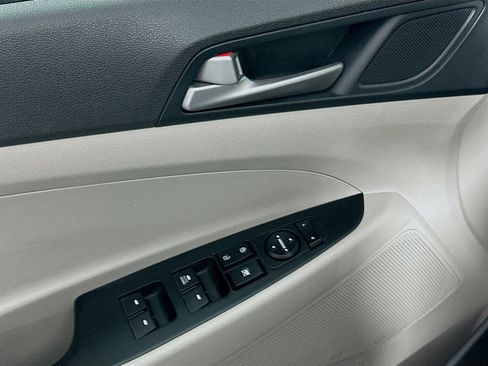 Used 2018 Hyundai Tucson SE image 15