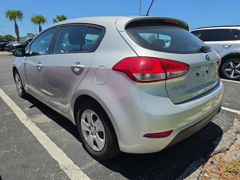Used 2017 Kia Forte LX FWD image 14