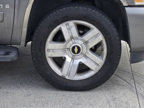 Used 2008 Chevrolet Silverado 1500 LTZ w/ Safety Package RWD image 11