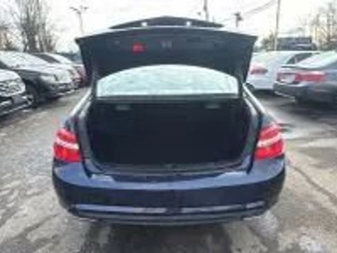 Used 2012 Mercedes-Benz E 550 Coupe w/ Driver Assistance Pkg image 11