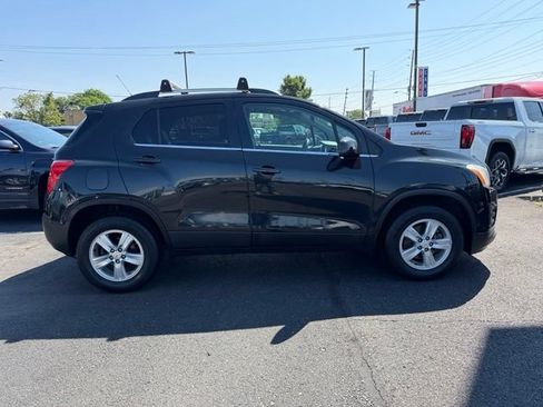 Used 2016 Chevrolet Trax LT w/ LT Sun and Sound Package AWD/4WD image 9