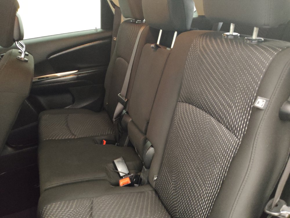 Used 2019 Dodge Journey SE w/ Connectivity Group FWD image 18