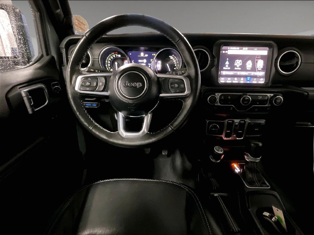 Used 2023 Jeep Wrangler Unlimited Sahara w/ Cold Weather Group AWD/4WD image 17