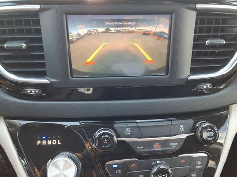 Used 2023 Chrysler Voyager LX FWD image 13