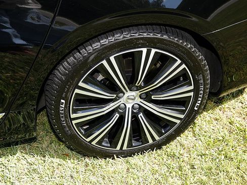 Used 2023 Volvo S90 B6 Plus image 27