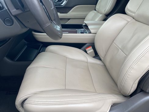 Used 2023 Lincoln Navigator L Reserve image 16