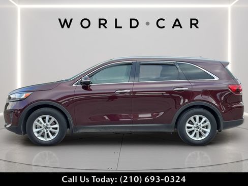 Used 2019 Kia Sorento FWD V6 w/ LX V6 Convenience Package image 4