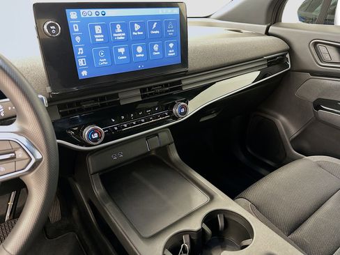 Used 2025 Honda Prologue EX image 26