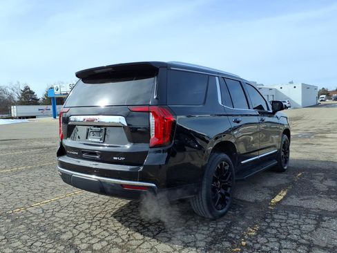 Certified 2022 GMC Yukon SLT w/ SLT Premium Package image 4