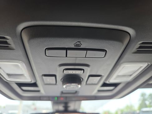 Used 2022 Chevrolet Tahoe RST w/ Sport Performance Package image 16