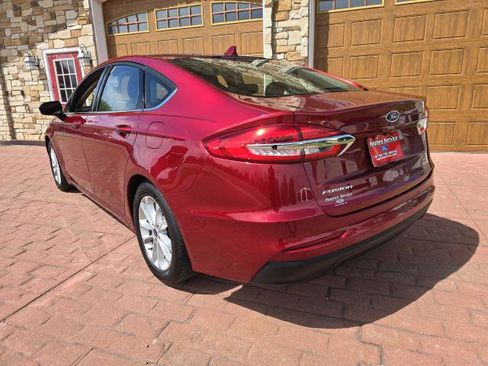 Used 2019 Ford Fusion SE FWD image 5
