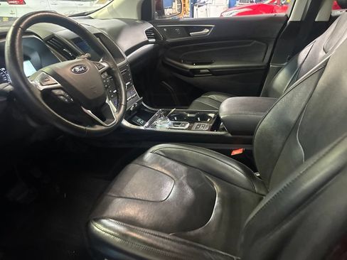 Used 2019 Ford Edge Titanium w/ Equipment Group 301A AWD/4WD image 4