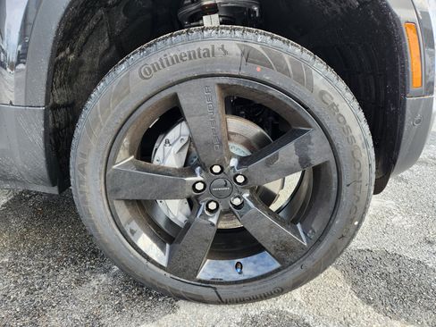 New 2026 Land Rover Defender 130 S image 7