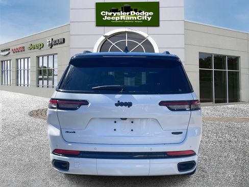 Used 2024 Jeep Grand Cherokee L Summit AWD/4WD image 7