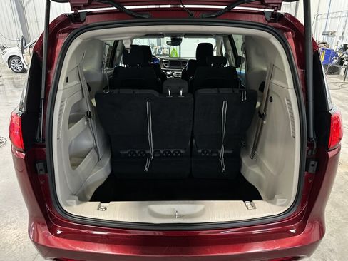 Used 2023 Chrysler Voyager LX FWD image 26