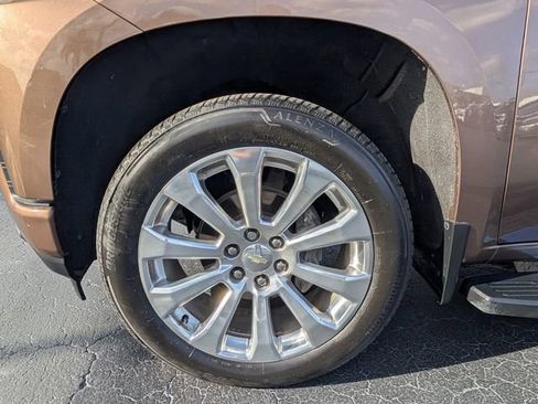 Used 2019 Chevrolet Silverado 1500 High Country AWD/4WD image 19