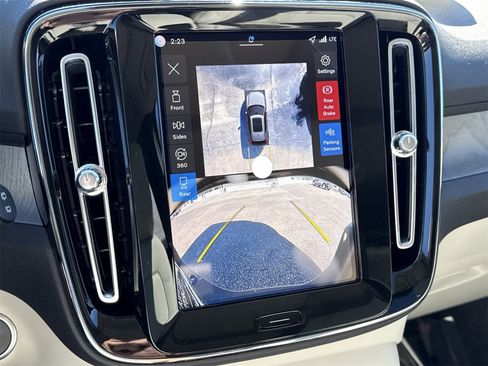 New 2026 Volvo XC40 B5 Plus w/ Protection Package Premier image 24