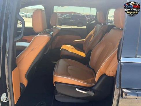 Certified 2022 Chrysler Pacifica Pinnacle AWD/4WD image 26