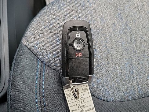 Used 2025 Ford Maverick XLT image 24