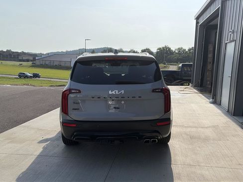 Used 2022 Kia Telluride EX w/ EX Premium Package AWD/4WD image 4