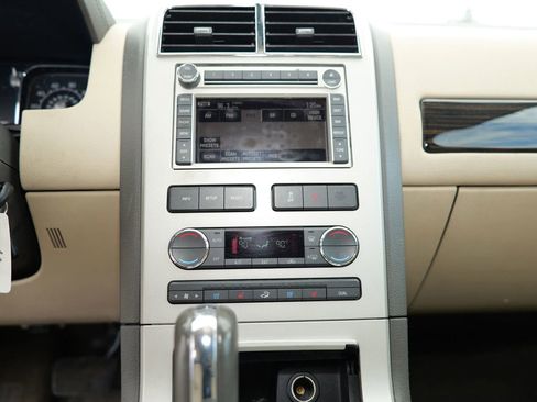 Used 2008 Lincoln MKX AWD image 21