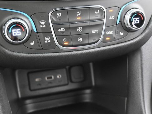 Used 2023 Chevrolet Equinox RS AWD/4WD image 19