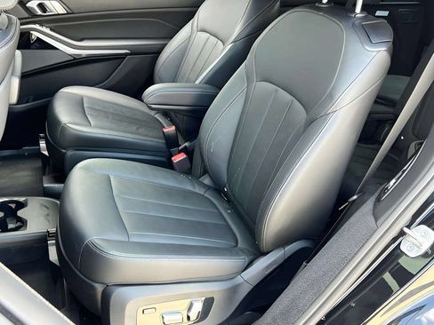 Used 2022 BMW X7 M50i AWD/4WD image 11