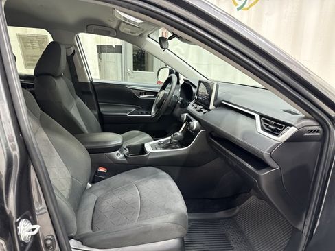 Used 2023 Toyota RAV4 XLE AWD/4WD image 29