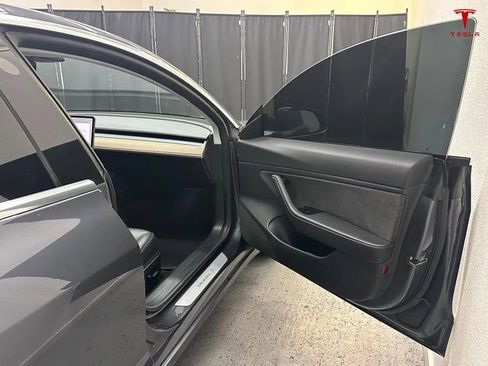 Used 2018 Tesla Model 3 Long Range image 18