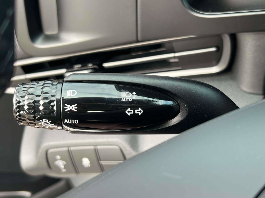 New 2026 Hyundai Elantra SEL Sport FWD image 18